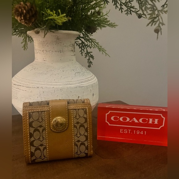 Coach Vintage Ergo Wallet - Picture 1 of 14